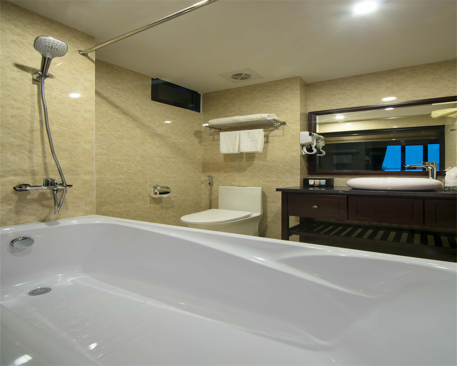 Phòng tắm ở khách sạn Brandi Gate