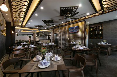 Restaurant & Violin Bar