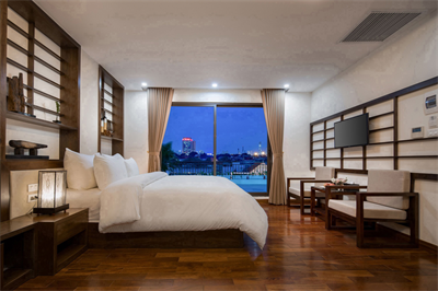 Brandi Fuji Suite room